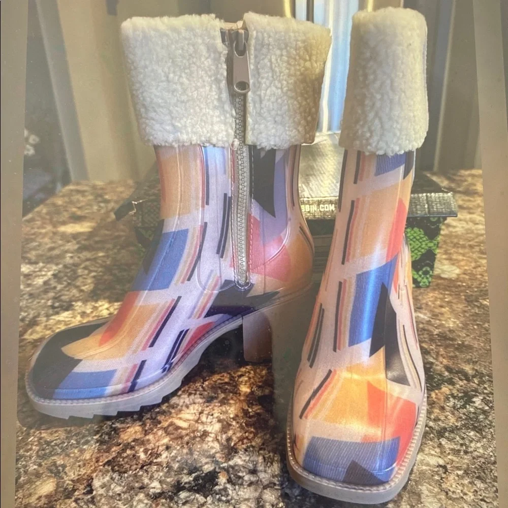 Cape Robbin Women's Colorful Faux Shearling Boots Waterproof NWOB - Size 9 (40) - Picture 4 of 11